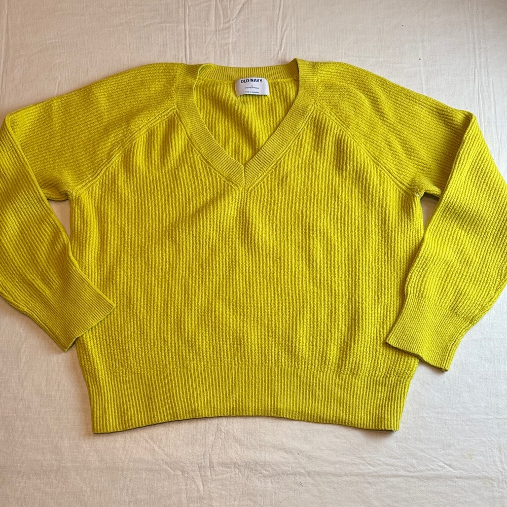 Old Navy Women's Ribbed Shaker V-Neck Sweater Vibrant Yellow Size S
